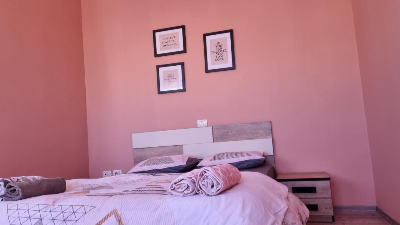טיראנה Sky Apartament. Bllok District מראה חיצוני תמונה