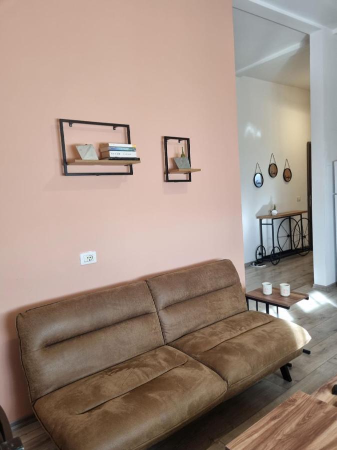 טיראנה Sky Apartament. Bllok District מראה חיצוני תמונה
