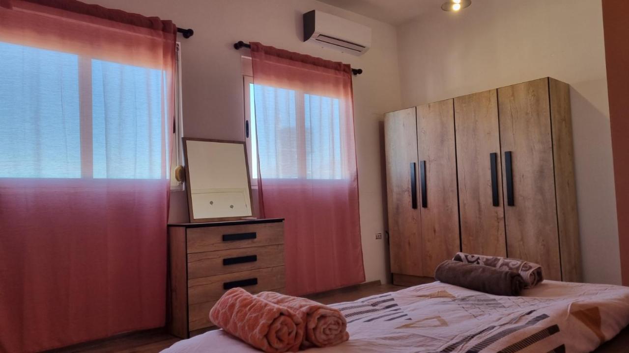 טיראנה Sky Apartament. Bllok District מראה חיצוני תמונה