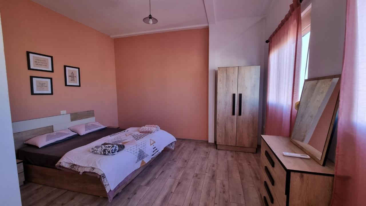 טיראנה Sky Apartament. Bllok District מראה חיצוני תמונה
