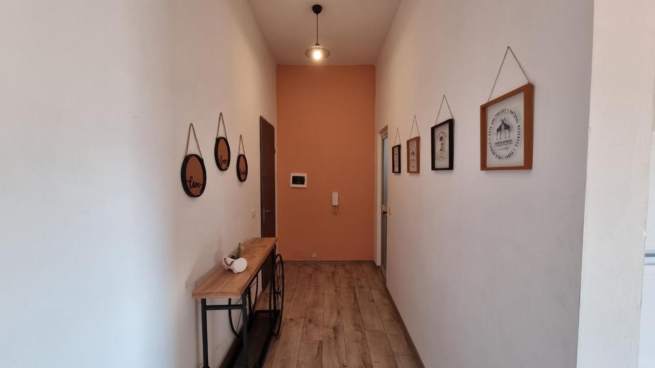טיראנה Sky Apartament. Bllok District מראה חיצוני תמונה